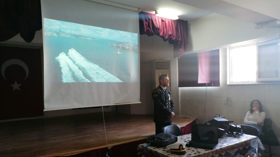 Finike Sahil Güvenlik Komutanlığı tarafından seminer verildi.
